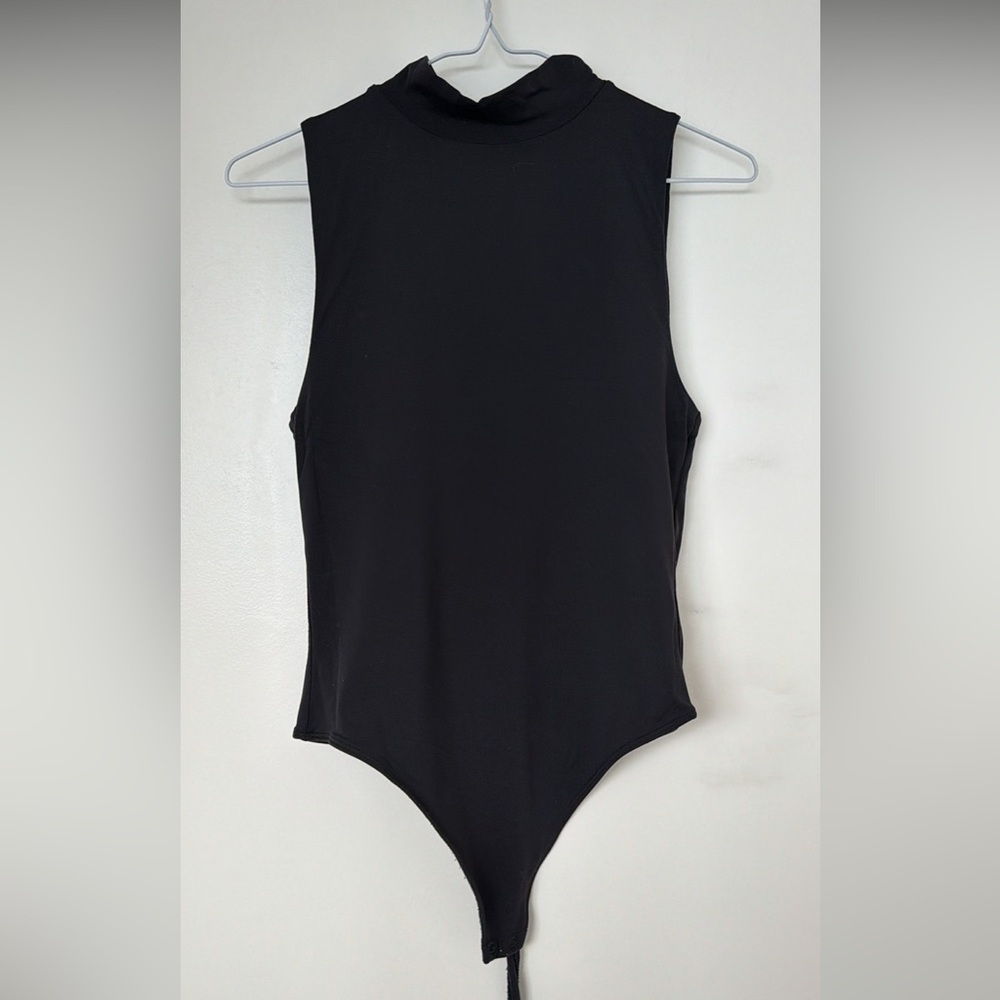Babaton Classic Black Bodysuit